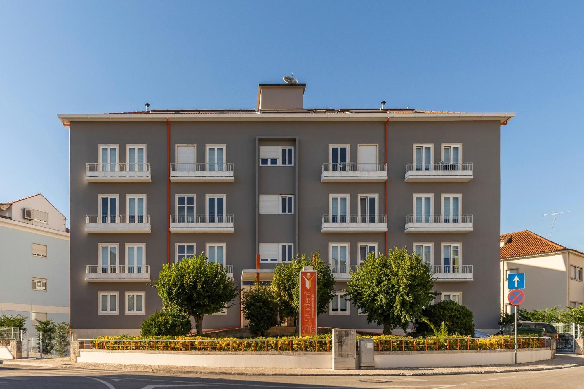 Studentville Academia Коимбра Екстериор снимка